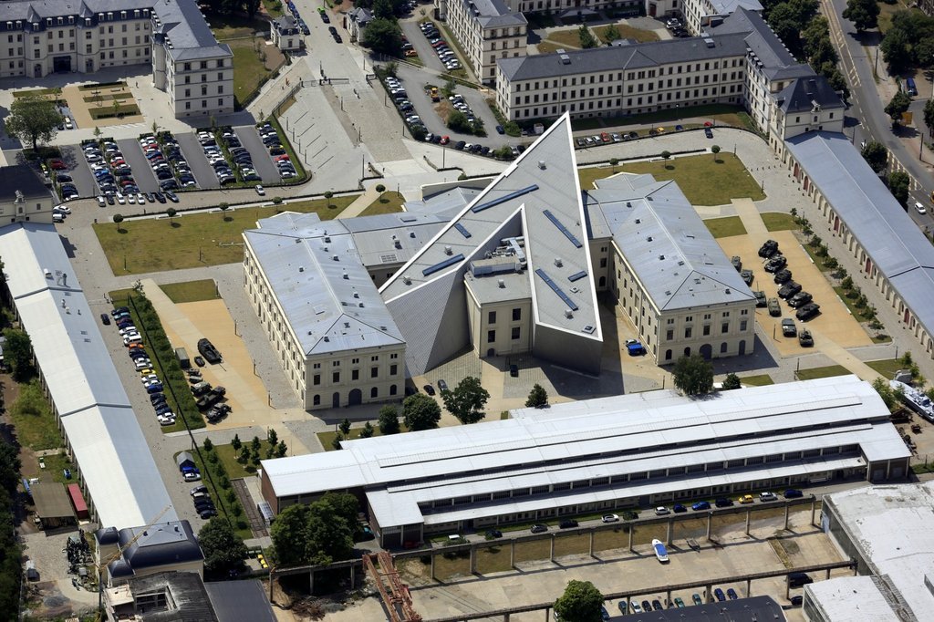 Công trình này trở thành là bảo tàng lịch sử quân sự của nước Đức có vị trí nằm bên ngoài trung tâm của thành phố Dresden