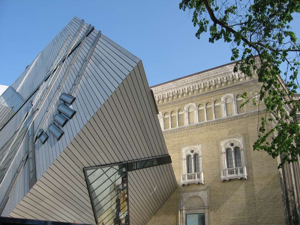 Cấu trúc thép bọc nhôm theo phong cách của Daniel Libeskind