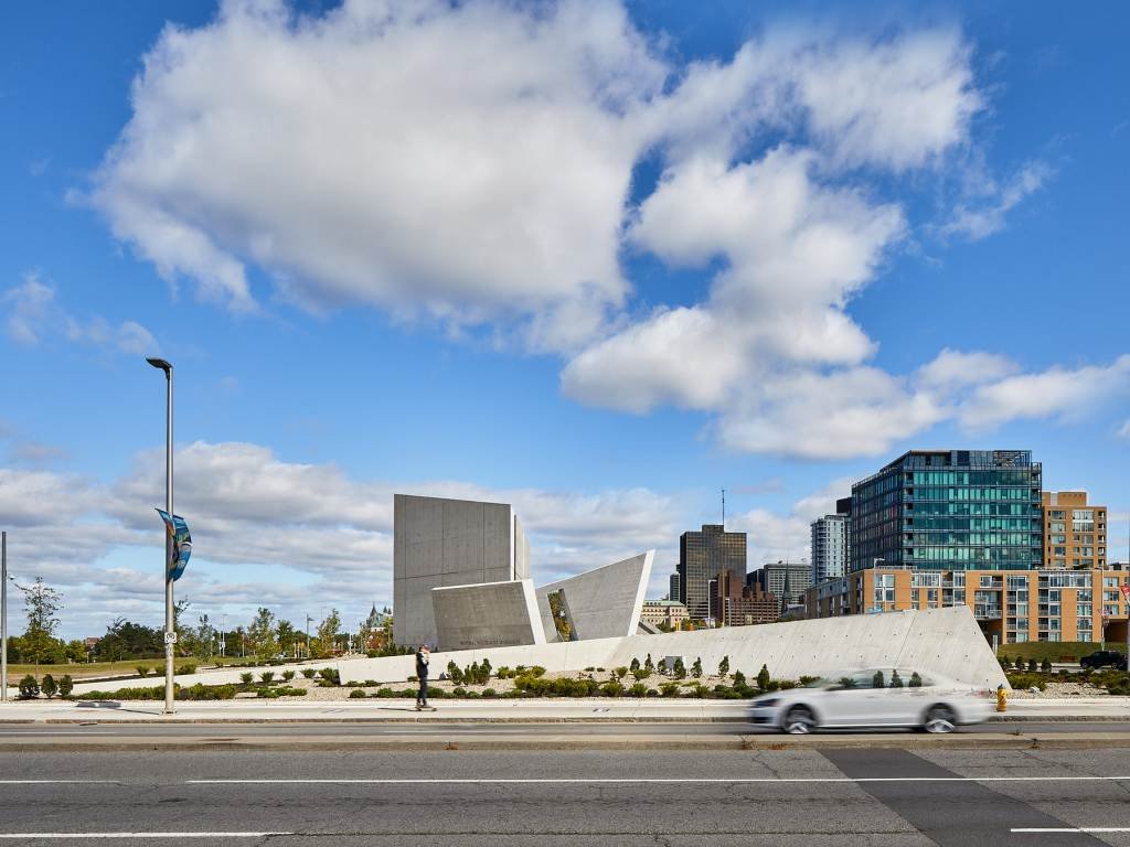 Dự án thiết kế đài tưởng niệm quốc gia Holocaust của Daniel Libeskind