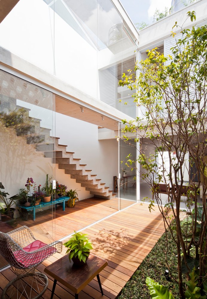 Ngôi nhà được thiết lập tối ưu hóa ánh sáng nhằm hấp thụ ánh nắng từ tự nhiên